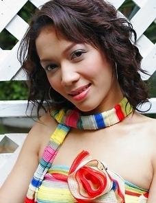 Caldear Jakarat is definitely one of those girls that bring light wherever they show up.