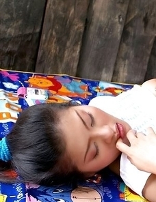 Two Asian lesbian Mona And Mind have fun each other with double dildo