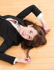 Leggy and horny hottie Aya Kisaki masturbates and gives a pantyhose job