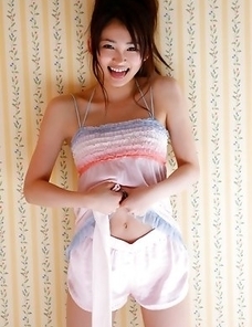 Rei Okamoto in sexy lingerie plays making soap bubbles