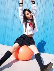Miyu Watanabe in school uniform loves rubbing cunt of ball