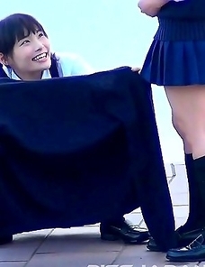 Japanese Piss Fetish Videos - Girls Pissing - Splash And Dash