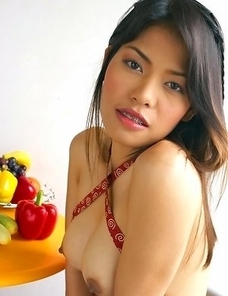 Enjoy watching gorgeous Ning Nara as she poses for the camera. She looks so hot in her outfit that reveals all the important part.