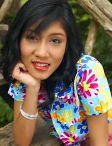 Yoko Hasegawa got so bored that she decided to visit her old tree house.