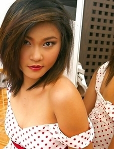 Wee Wansa is looking so hot in her cute top and she looks like a present that you just want to unwrap with your teeth.