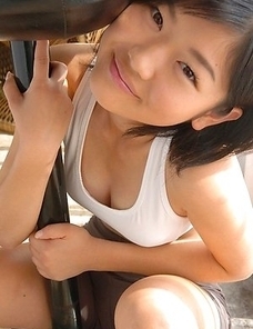 Noriko Kijima with huge knockers loves sun on her skin