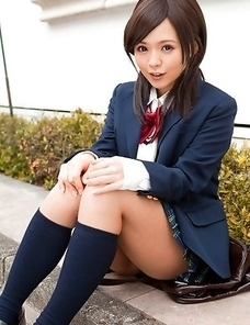 Runa Hamakawa takes uniform skirt off and shows hot behind