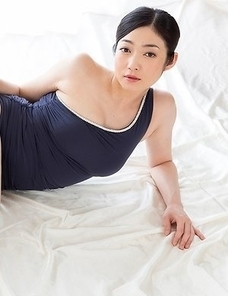 Ryu Enami showing her sexy soles and being extremely naughty before the footjob