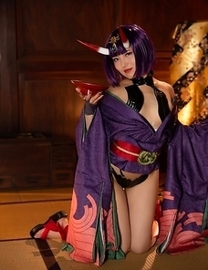 Beautiful japanese Aika Suzumiya spreading legs and showing pussy