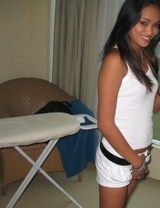 Amateur Naked Oriental babes pics