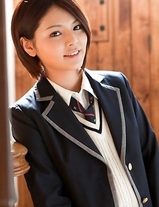 Tsubasa Akimoto in sexy uniform enjoys her way to school