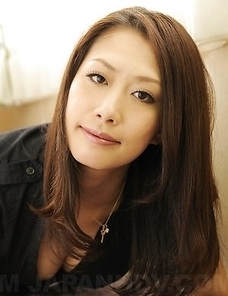 Yanagida Yayoi shows her sexy body