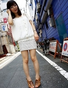 Hot wifey Ayu Kawashima shows off