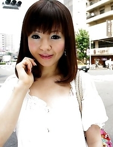 Hot wifey Ayu Kawashima shows off