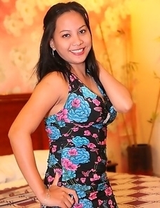 Busty Filipina girl Mhine