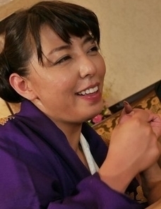 Ryouko Murakami seduces her lover while in her kimono