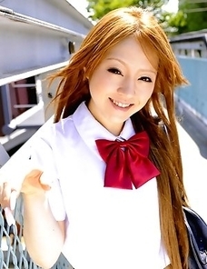 Teen chick Ria Sakurai shows off