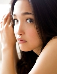 Reon Kadena shows big melons in sexy outfits out of house