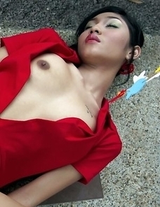 Hot asian brunette Yoko Hasegawa pushing pussy outdoors