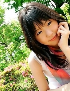 Strict look of a gorgeous naked goddess Tsubomi