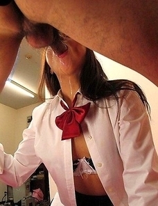 Hinayo Motoki cleans man asshole