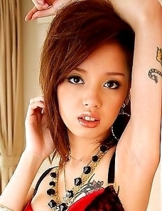 Lina Aishima stripsoff her lingerie