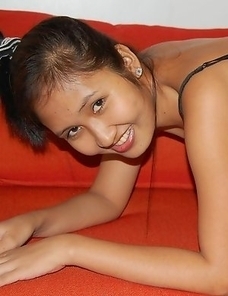 Hot Asian girls Jehhan and Mika