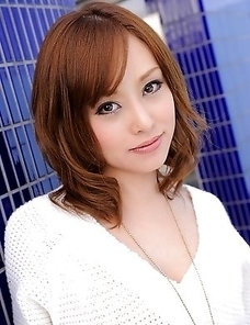 Miina Yoshihara shows her vagina