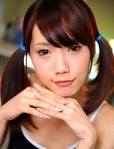 Sweet Ageha Kinoshita showing off