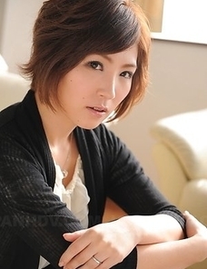 Asian Kaede Oshiro with short hair is a sexy