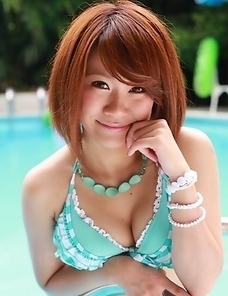 Super cute Japanese brunette gal