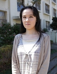 Junko Nishimura is an Asian lady presenting