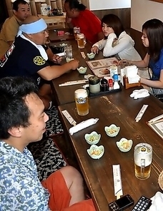 Porn queen Hinata Serina outdoors